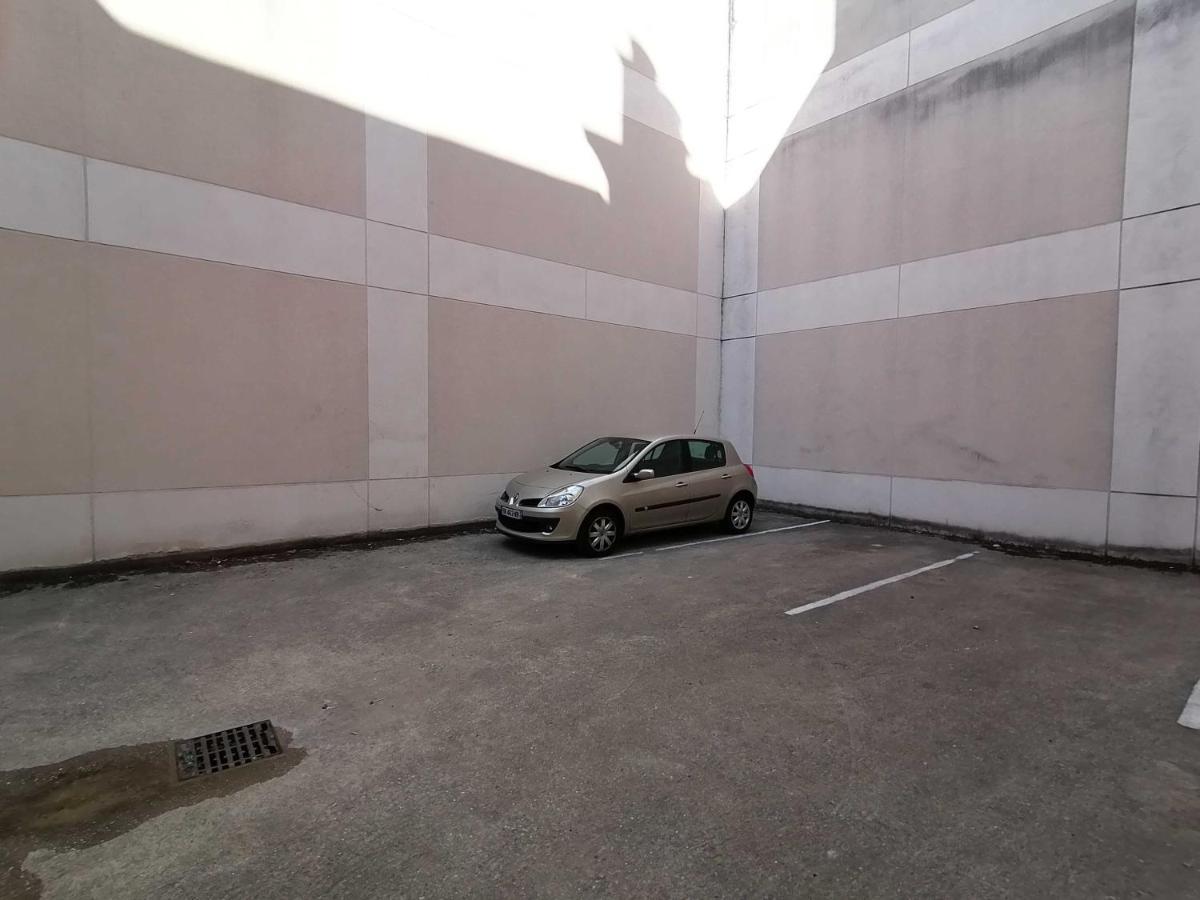 Appartamento Le Gambetta - T3 Standing Avec Parking, Wifi, Netflix Laval  Esterno foto